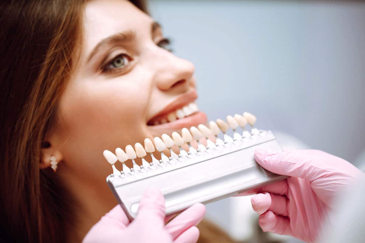 composite vs porcelain veneers pros and cons